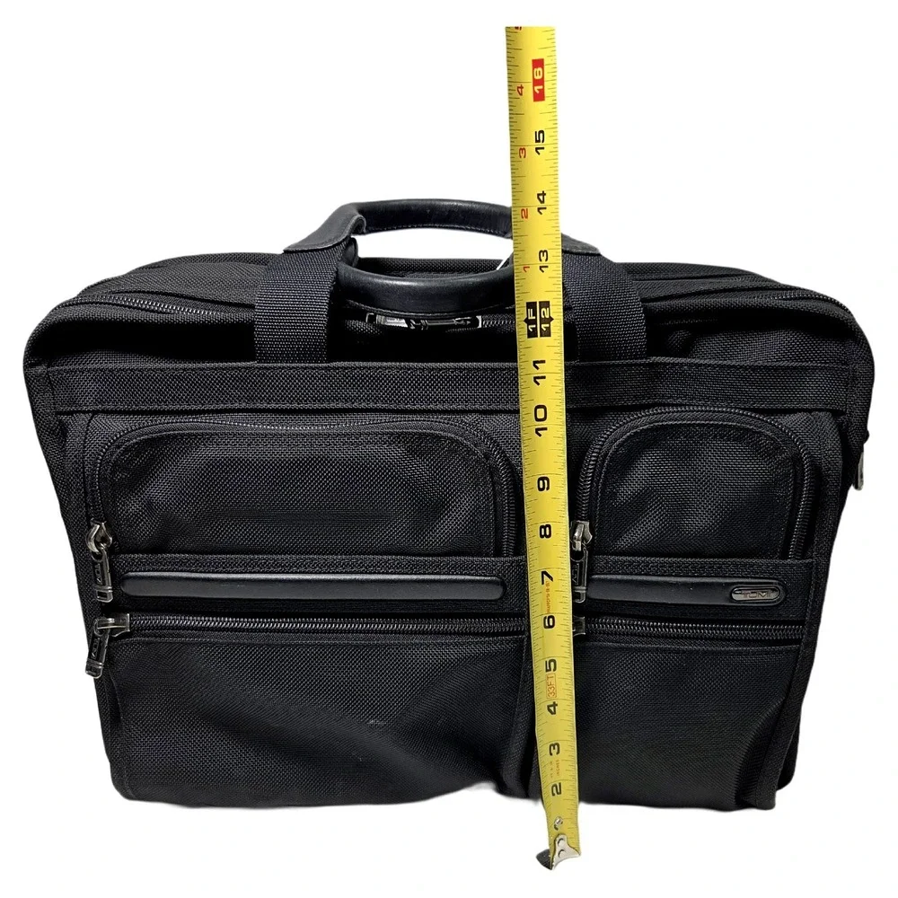 Tumi 26160D4 Black Ballistic Nylon 17in Laptop Briefcase Messenger Bag Excellent